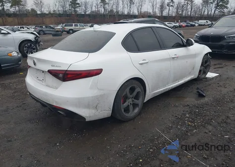 2017 Alfa Romeo Giulia Awd z USA, uszkodzony, nr VIN ZARFAEDNXH7545223
